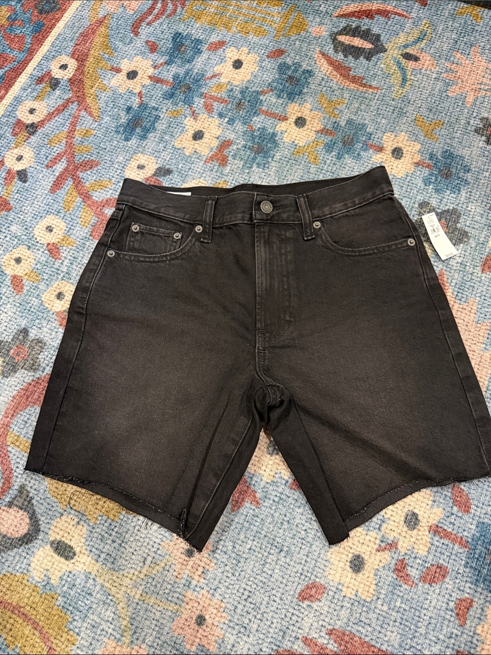 NWT • Gap • 8” loose Bermuda mid rise black jean short